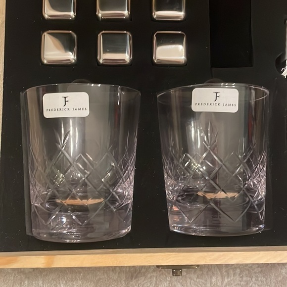 Brand New "World's Best Dad" Whiskey Glass Gift Set Wooden Engraved Box Stones - Picture 7 of 16